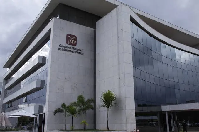 CNMP abre processo disciplinar contra promotor suspeito de usar decisões judiciais falsas geradas por inteligência artificial